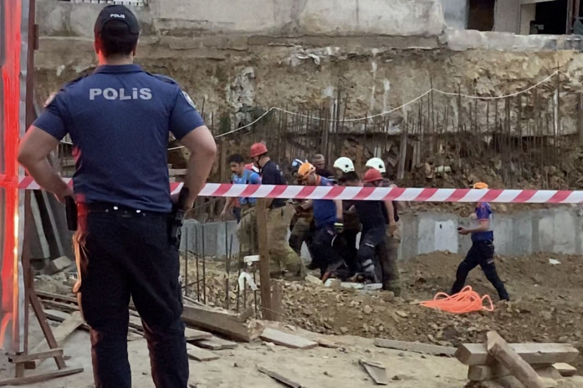 Şişli'de temeli kazılan inşaatta çökme meydana geldi: 2 yaralı