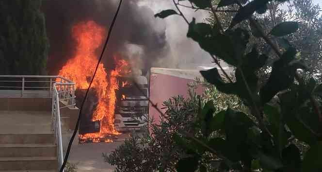 Mardin Galericiler Sitesi’nde tır alevlere teslim oldu: 2 yaralı
