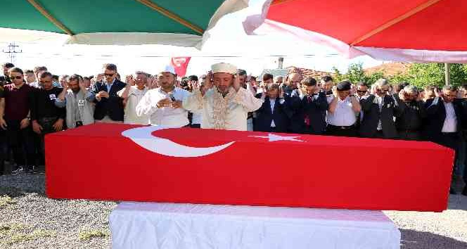 Otobüs kazasında hayatını kaybeden sözleşmeli er toprağa verildi