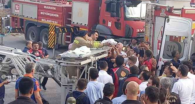 Mardin’de patlamadan etkilenen yeni doğan bebek ve yaşlılar tahliye ediliyor