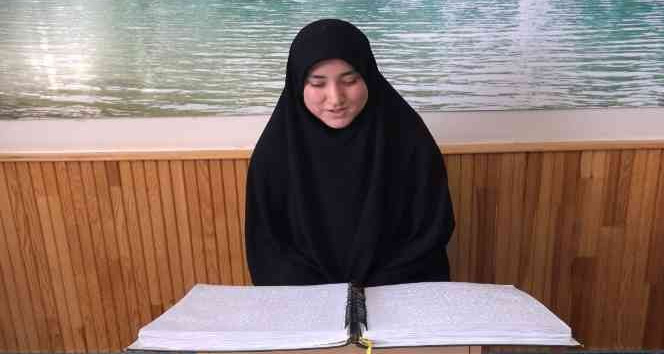 Doğuştan görme engelli Şeyma Nur hafız oldu