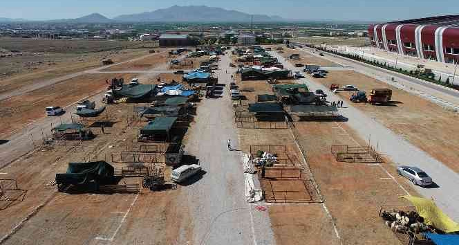 Karaman’da kurban satış ve kesim yerleri belirledi