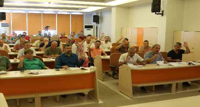 Cüneyt Arkın’ın ismi sinema salonuna verildi