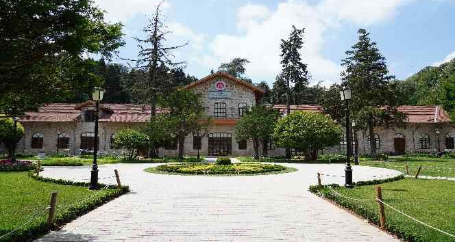 Bahçesi atölyesi ile bayram tatilinin gözdesi Beykoz Cam Billur Müzesi ziyaretçilerini ağırlıyor