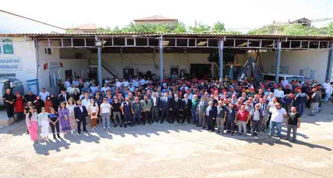 Başkan müjdeyi verdi: Belediye asgari ücretin üzerinde çalışanlarına zam yaptı