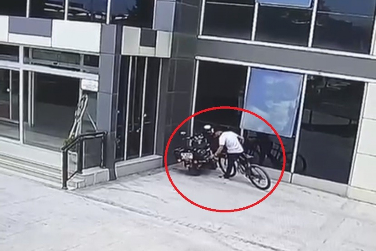 Hırsızlık yapmak isterken fark edilince arkasına bile bakmadan kaçtı