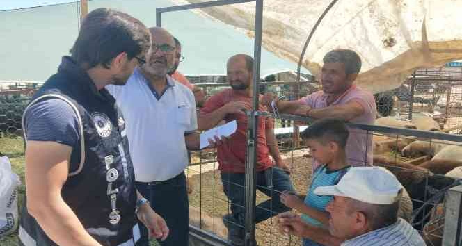 Karaman’da kurban pazarında broşürlü sahte para uyarısı