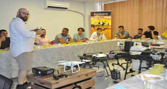 Mardin’de çiftçiler insansız hava aracı pilotu olmak için eğitiliyor
