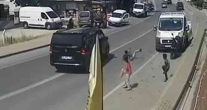 Yalova’da yolun karşısına geçmeye çalışan çocuğa minibüs çarptı