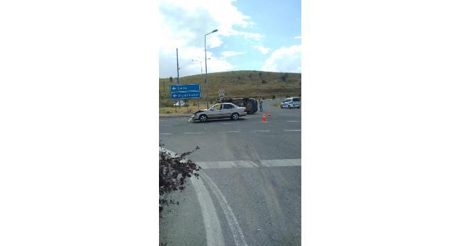 Bingöl’de havalimanı kavşağında kaza: 5 yaralı