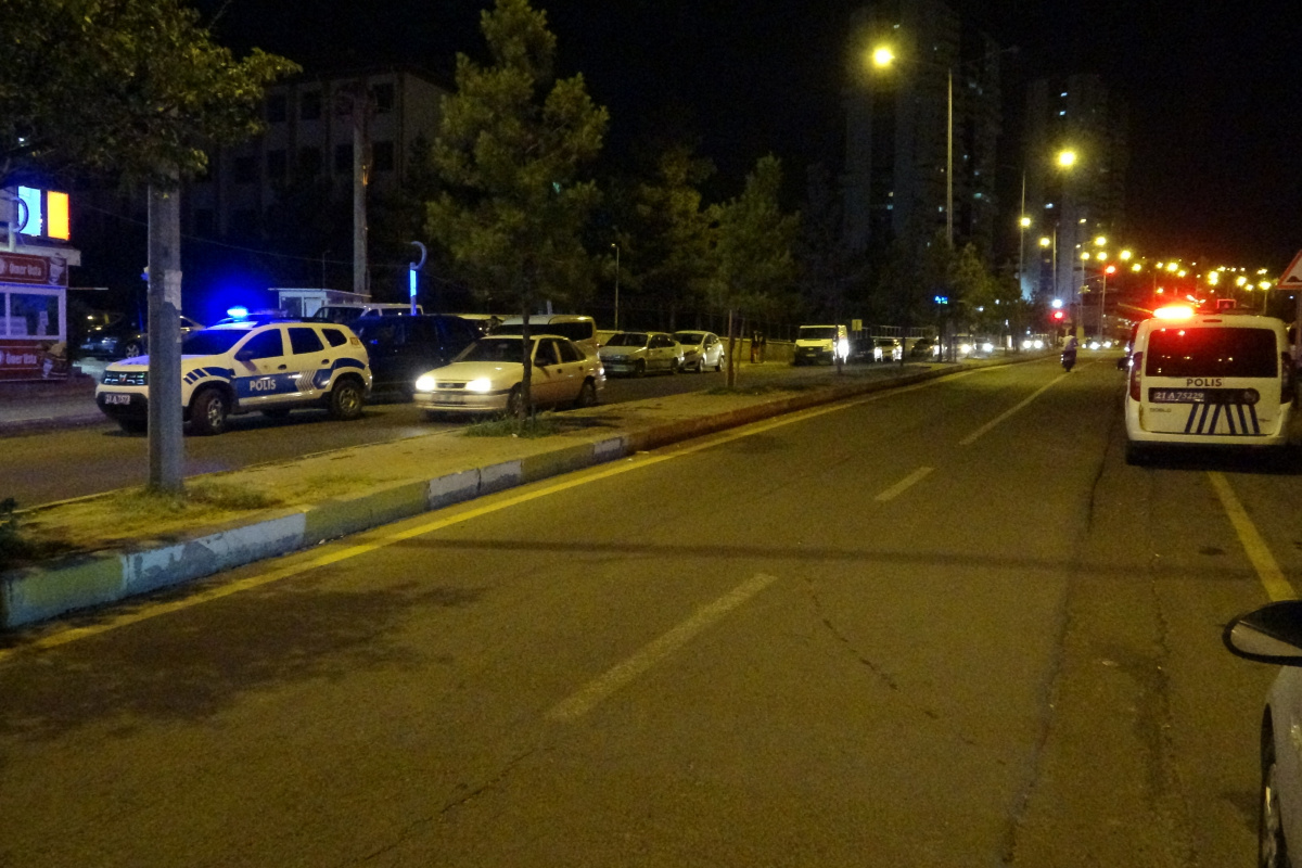 Diyarbakır’da arife gecesi silahlı kavga: 3 yaralı