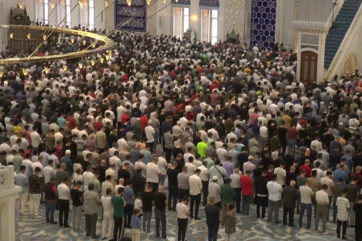 Çamlıca Cami'nde Bayram namazı coşkusu