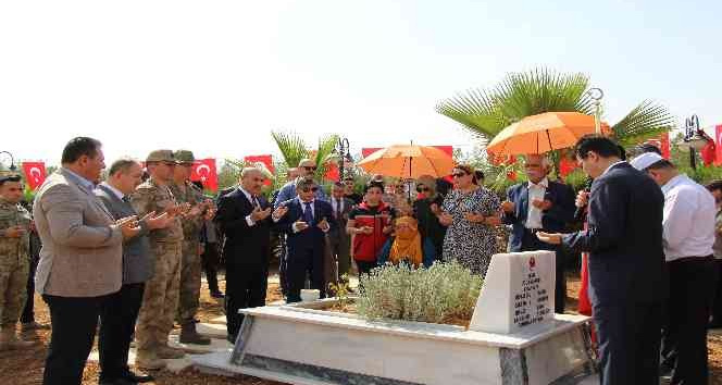 Vali Demirtaş güvenlik güçleri ve şehit aileleri ile bayramlaştı