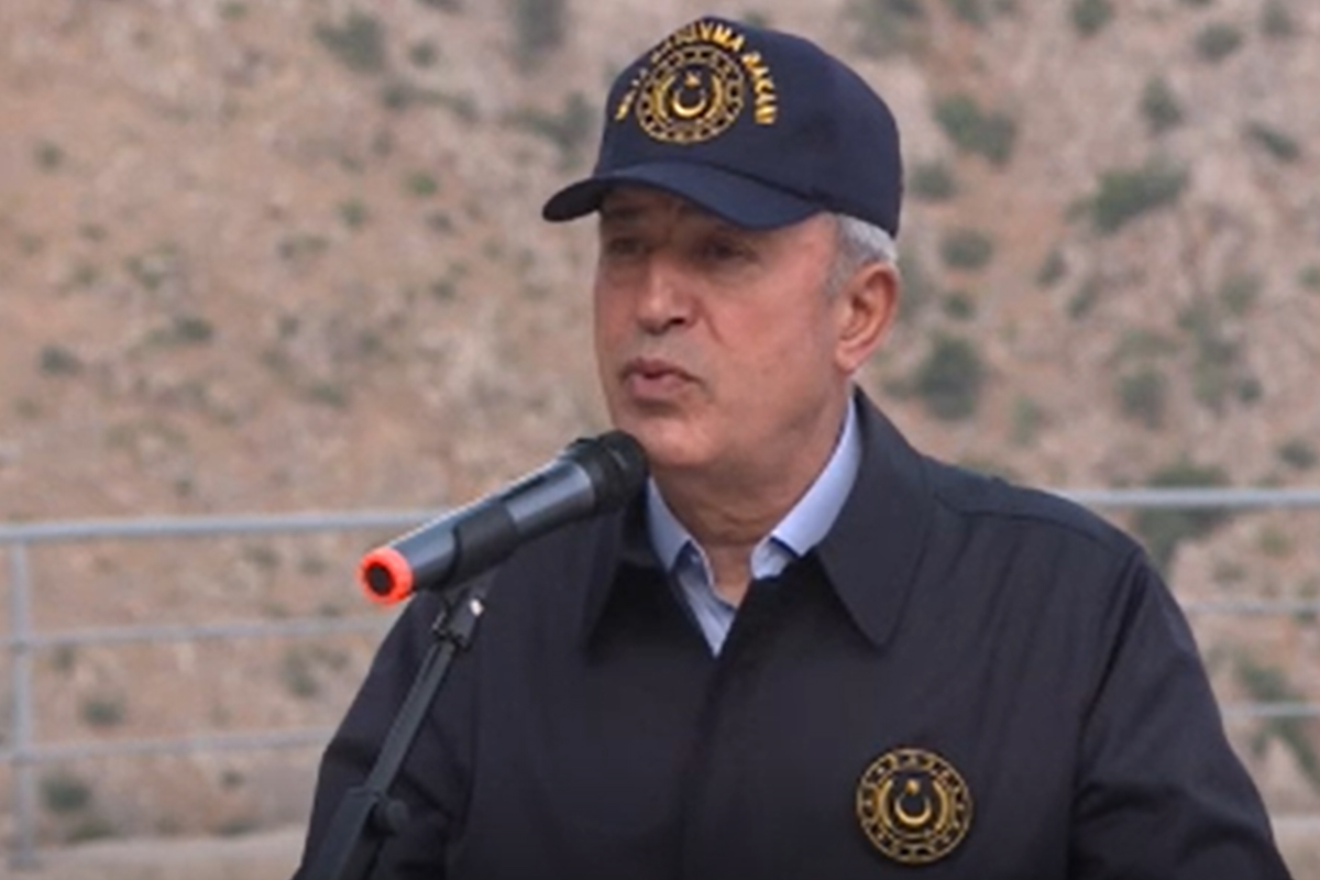 Bakan Akar beraberindeki TSK komuta kademesi ile Dağlıca’da