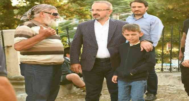 AK Parti’li Turan bayram namazını Lapseki’de kıldı