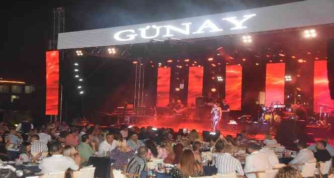 Yalıkavak’ta Melek Mosso ve Selami Şahin rüzgarı esti