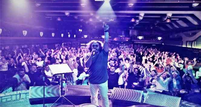 Fettah Can bayramda memleketi Bursa’da sahne aldı