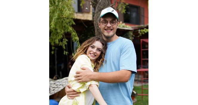 Melis Sezen kardeşiyle aynı reklamda