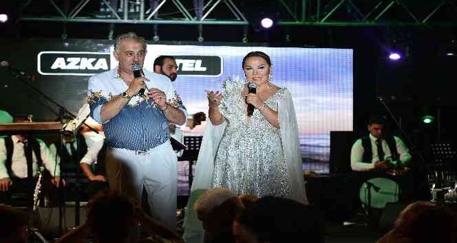 Safiye-Faik ikilisi Bodrum’da tatilcileri coşturdu