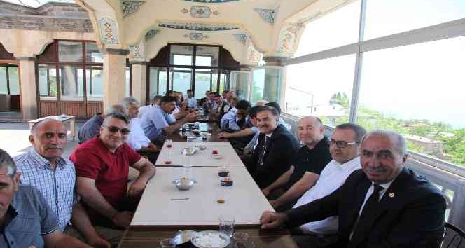 Ahlat’ta bayramlaşma töreni