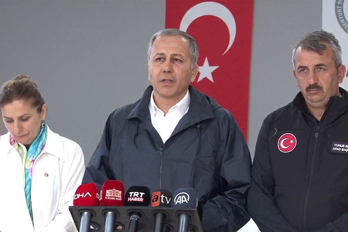 İstanbul Valisi Yerlikaya: 'Şiddetli yağış uyarısı akşam 22.00’a kadar devam ediyor'