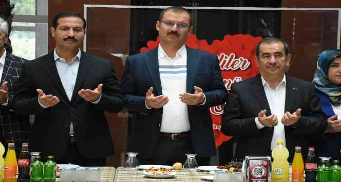 Tatvan’da bayramlaşma töreni