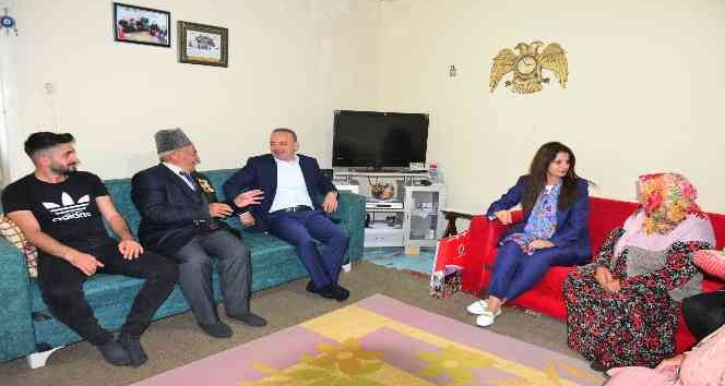 Vali Öner’den şehit ve gazi ailelerine bayram ziyareti