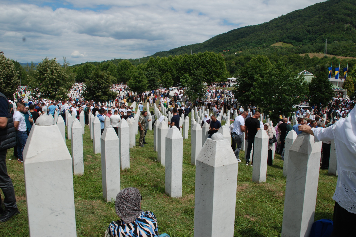 Srebrenitsa soykırımının 27. yılı