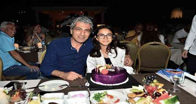 Hülya Avşar ikinci kez yönetmen koltuğuna oturacak