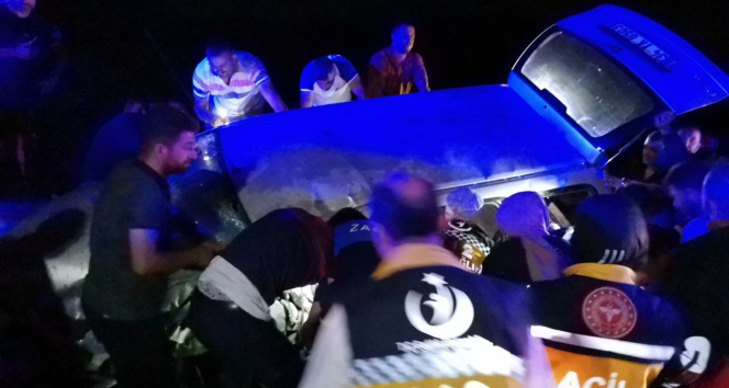 Sinopta kırım üzere kaza: 4 ölü, 1 yaralı