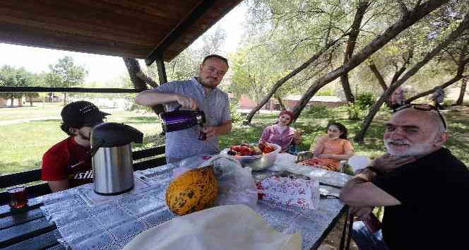 Binlerce Başkentlinin tercihi Yakacık Mesire Alanı