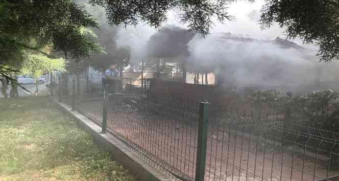 Karaman İl Sağlık Müdürlüğü bahçesinde korkutan yangın
