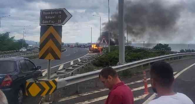 Ordu’da düğün konvoyunda otomobil alevlere teslim oldu