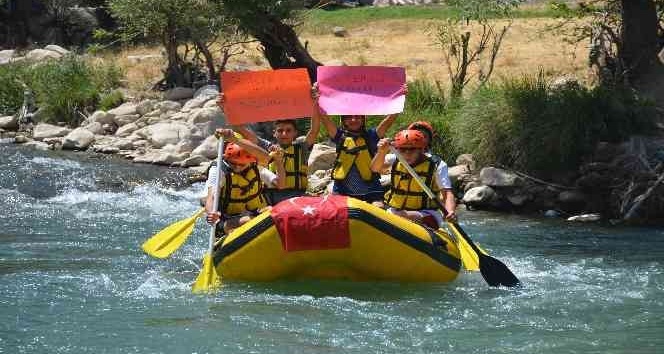 Şırnak’ta 15 Temmuz Şehitleri anısına rafting düzenlendi