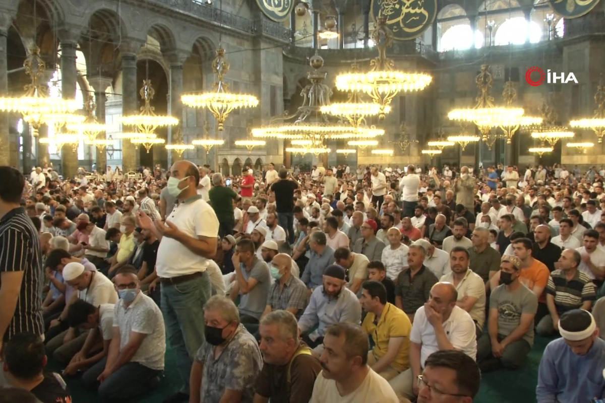 Ayasofya Camii’nde 15 Temmuz şehitleri için 251 hatim duası okundu