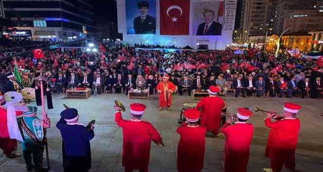 15 Temmuz’da meydanlar doldu taştı