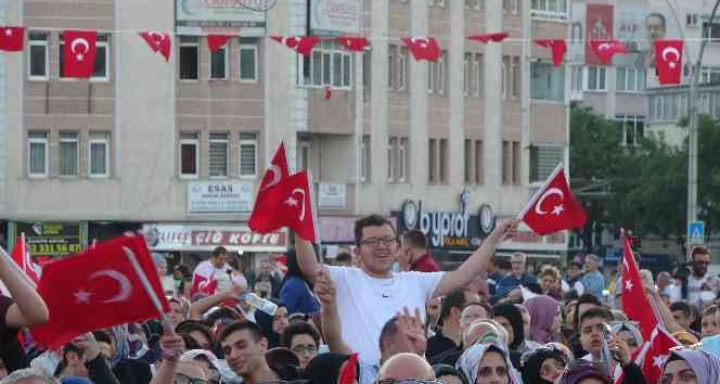 Kocaeli’de 15 Temmuz Demokrasi ve Milli Birlik Günü programına binlerce kişi katıldı