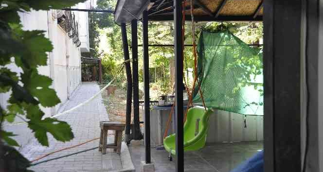 Kuşları ürkütmek için tüfekle ateş açtı, salıncaktaki çocuğu yaraladı