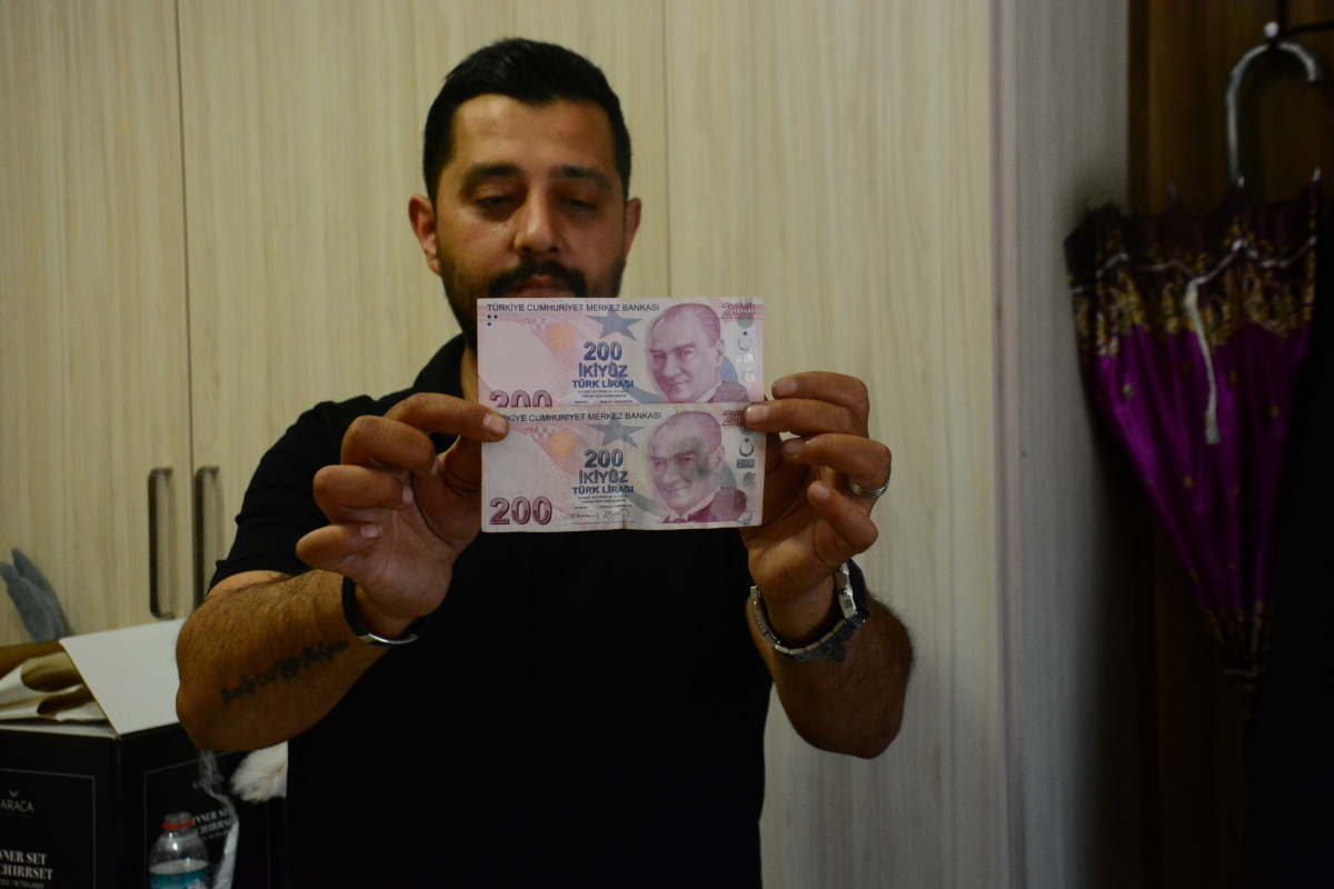 Sahte zannettiği para hatalı baskı çıktı, koleksiyoncular peşine düştü