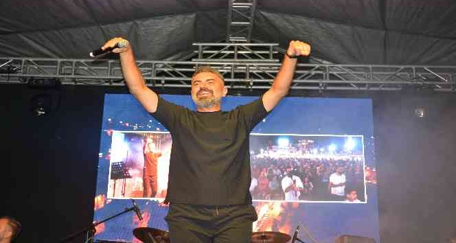Ünye’de binlerce kişi Turgay Başyayla konserinde buluştu
