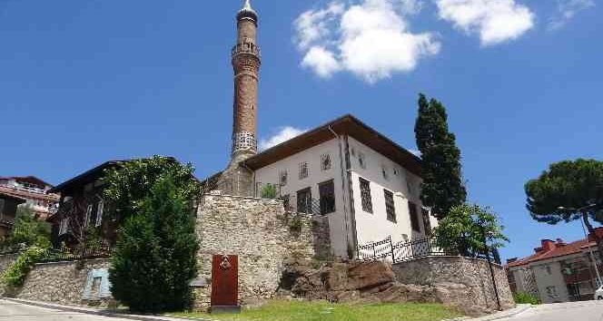 İzmit’in ilk camisi, manevi iklimiyle hayran bırakıyor