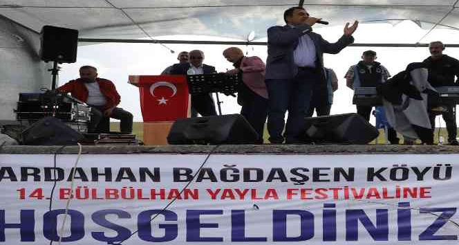 Başkan Demir’e festivallerde yoğun ilgi