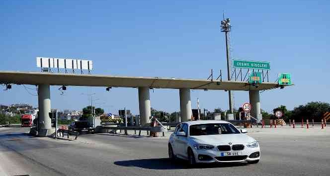 Bayram tatilinde Çeşme otoyolundan giriş-çıkış yapan araç sayıları belli oldu