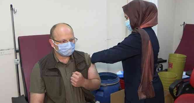 Vakalar arttı, aşı randevuları açıldı