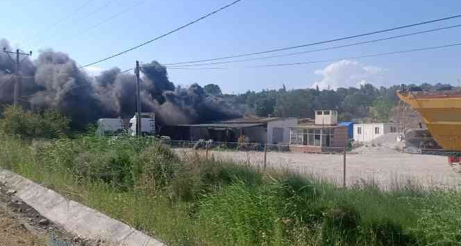 Çanakkale’de lastik tamircisi yangını