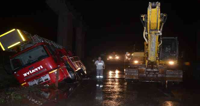 Ordu’da görevden dönen itfaiye aracı yan yattı: 1 itfaiye eri yaralı
