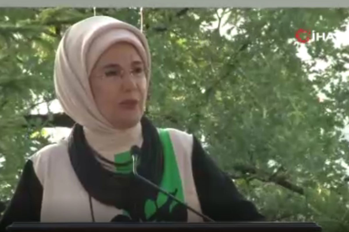 Emine Erdoğan: 'Nerede insan, kadın ve çocuk hakları ihlal ediliyorsa kalbimiz orada atmalıdır'