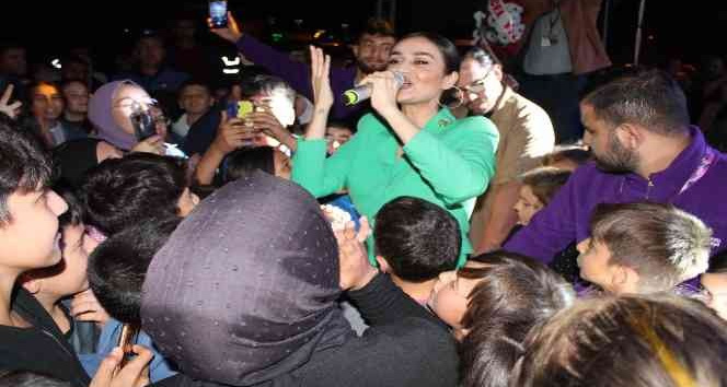 Dede Korkut Şöleninde Elif Buse Doğan rüzgarı esti