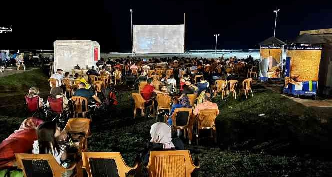 Fatsa’da açık havada nostaljik sinema keyfi