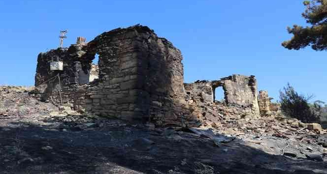 Yangın dehşetini yaşayan Gördes’ten iç yakan kareler